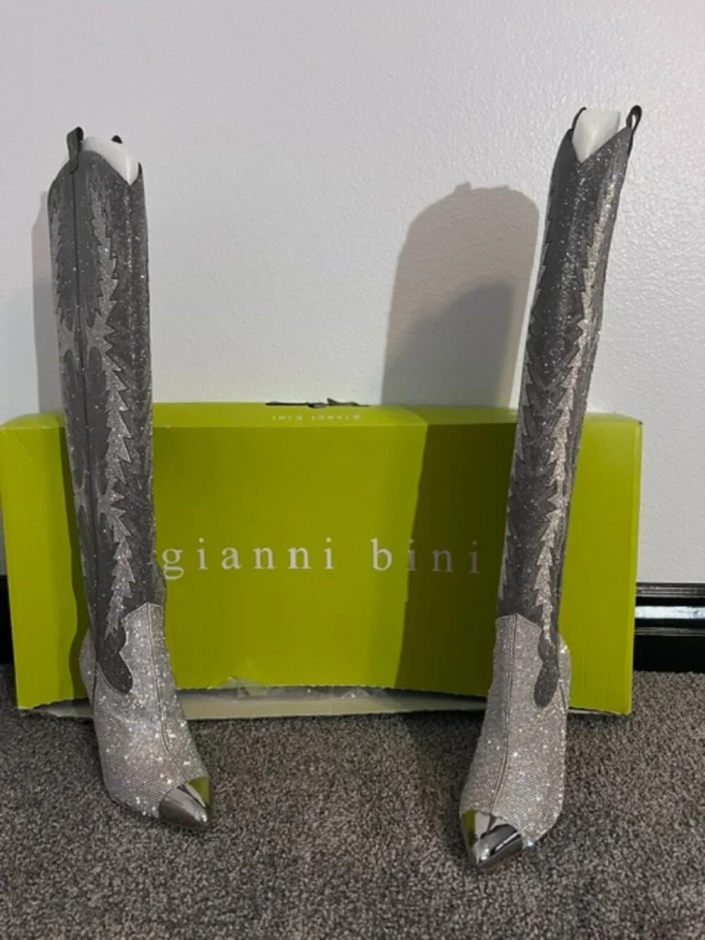 Gianni Bini Silver Rhinestone Western Boots 10M Glitter Cowboy Party Glam